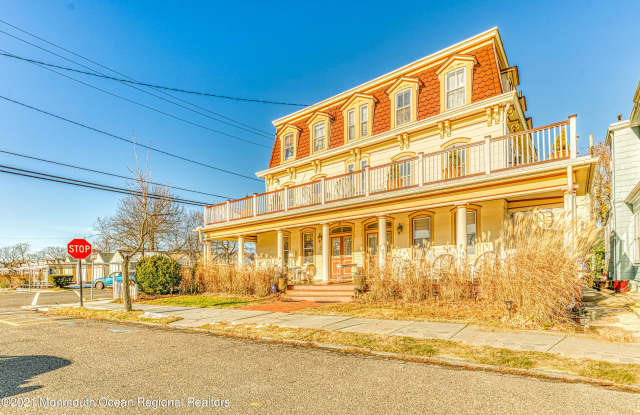 35 Ocean Pathway unit: 1