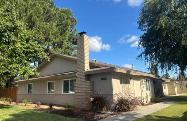 Newly Renovated 2 Bedroom / 1 Bathroom Home in Laurelglen – Garage & Yard Included!