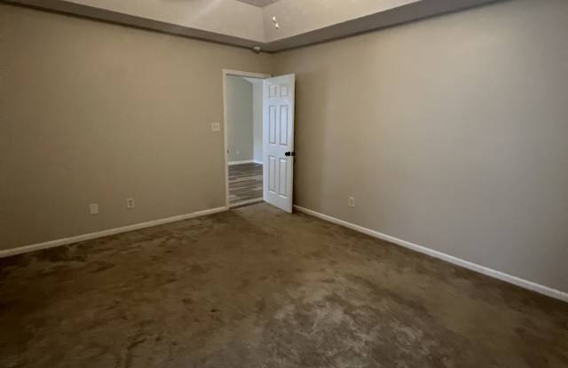 5617 Shady Pine Court