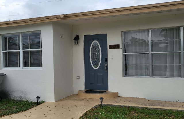 2630 Northeast 10th Avenue - 2630 Northeast 10th Avenue, Pompano Beach, FL 33064