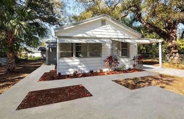 Photo of 2217 Dora Street