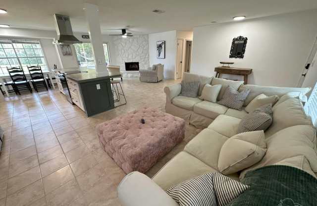 1406 Rancho Villa Dr