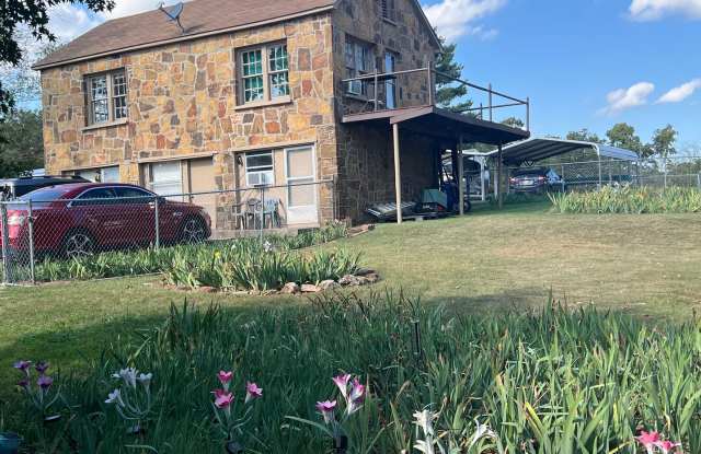 Photo of charming Stone home : 1-bedroom, 1-bathroom (All utilities included)