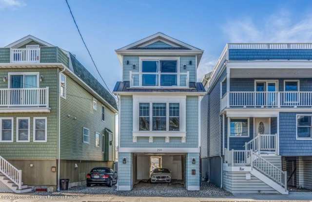 Photo of 259 1st Avenue