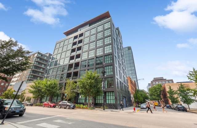 900 W Washington Boulevard