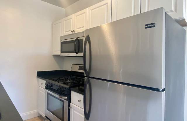 Nicely updated 1 bed in a prime location.