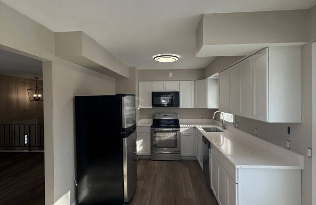 1001 Caroline Terrace