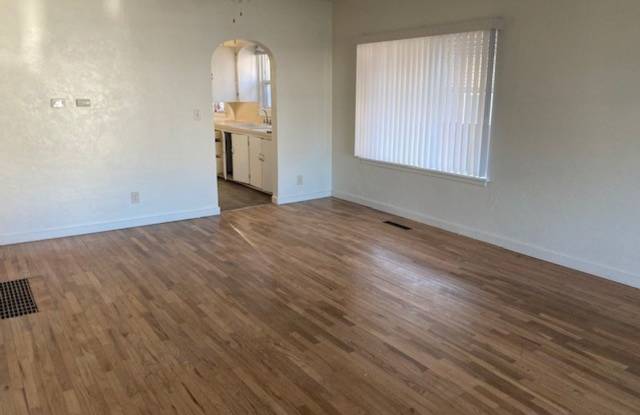 Great location, 2 bedroom, 1 bath home for rent