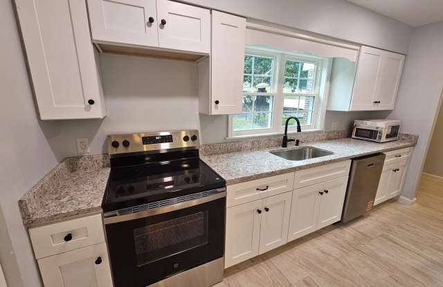 35 Summercreek Drive