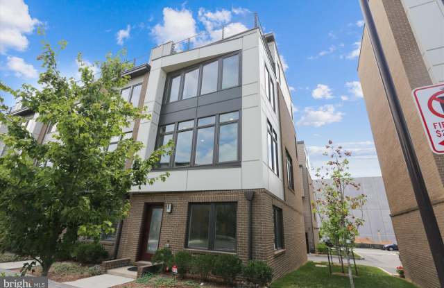 8060 RED HOOK Street