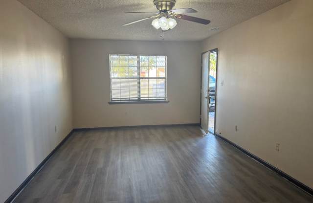2 Bedroom 1 Bath Duplex- Close to VSU