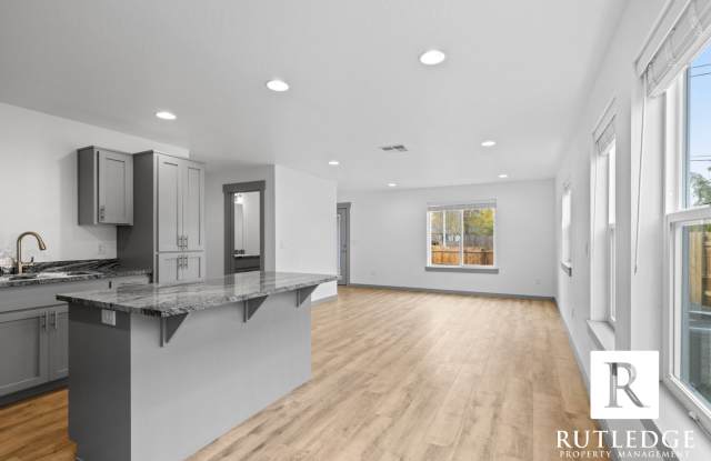 3 Bed/2.5 Bath Townhome in Medford