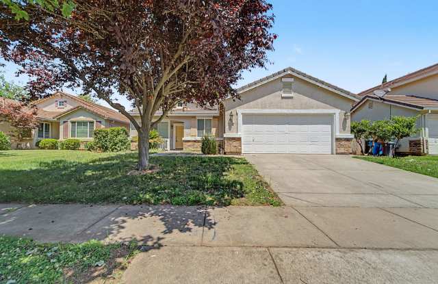 4 bedroom 2 bath home located in Yuba City