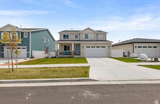 963 W SWEET CLOVER DR