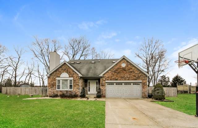 912 Farmview Ln