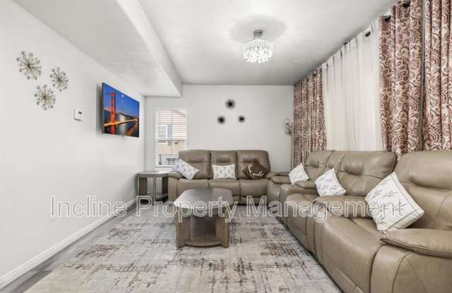 7623 S Yellowwood Ln