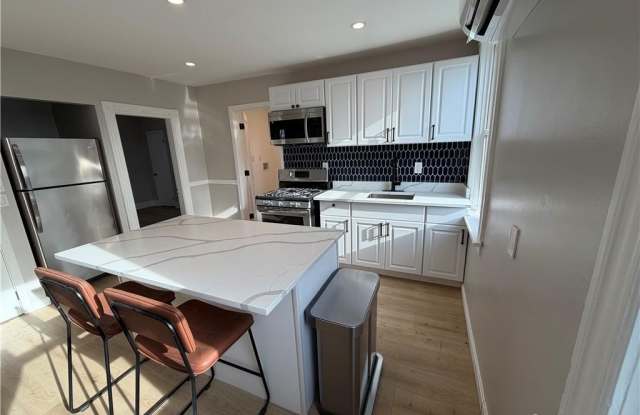 Photo of 52 Southern Street unit: 2