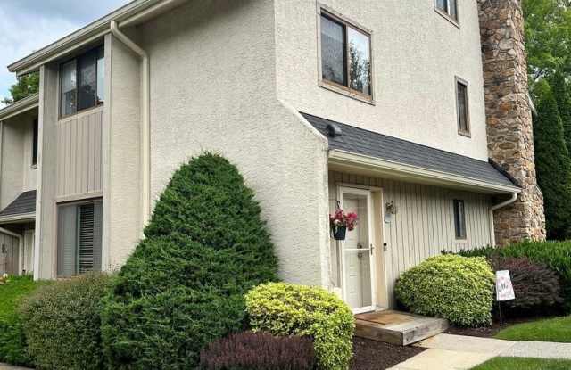 27 LANDMARK DR