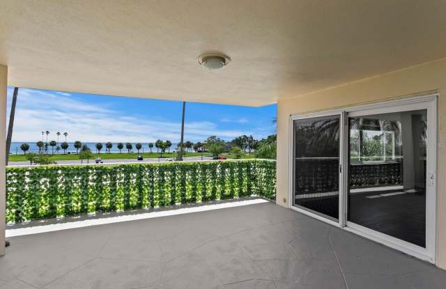 1200 N SHORE DRIVE NE