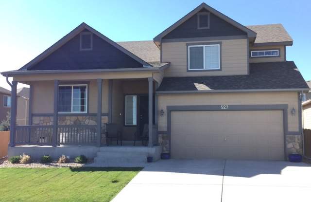 Beautiful 4-Bedroom Home South Fort Collins!