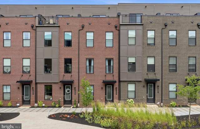 153 LOCKE ST