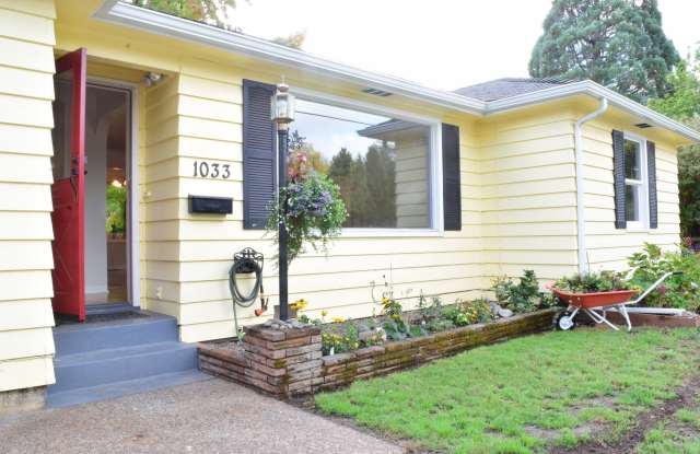 Photo of Charming 3 Bedroom Home With $500 off Move In Special!