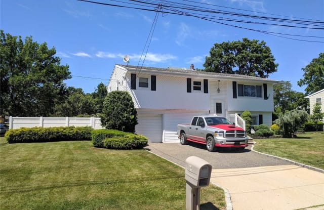 1 Ellen St - 1 Ellen Street, East Massapequa, NY 11758