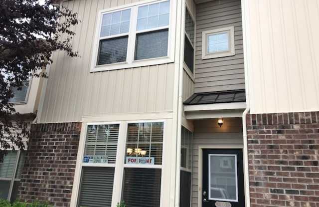Updated Thompson Ridge Townhome Minutes from Duke & Downtown Durham