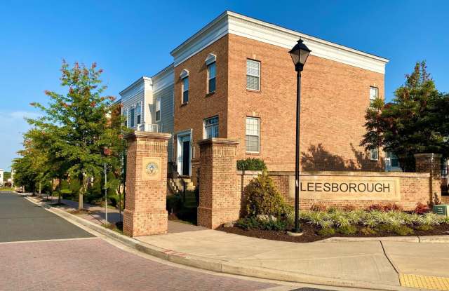 2224 LEESBOROUGH Drive