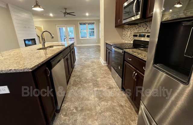 986 Gateway Commons Cir