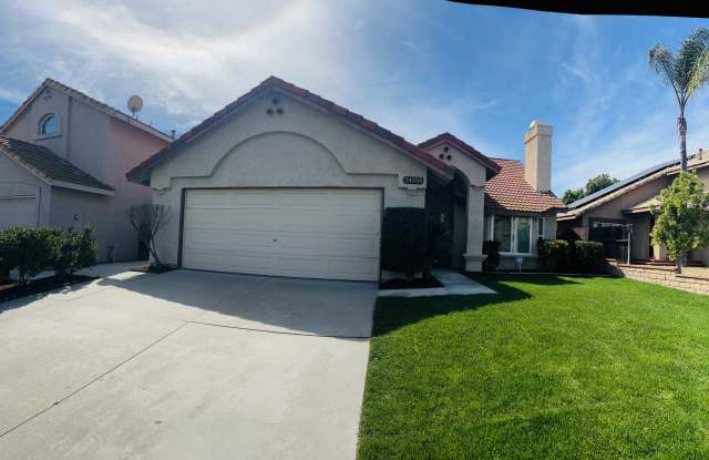 24555 Camino Meridiana