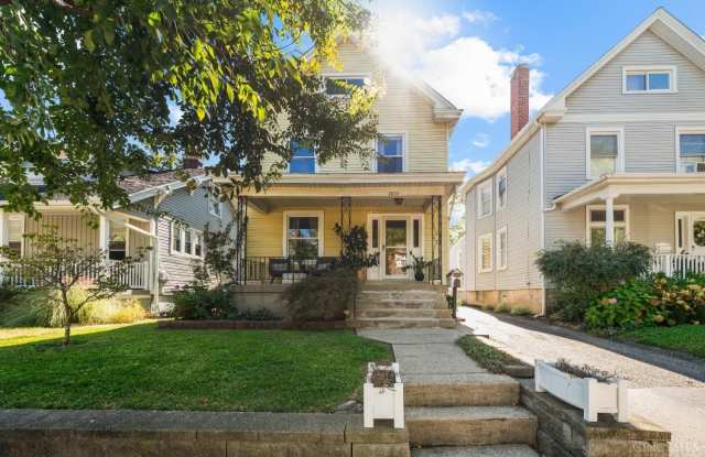 2853 Markbreit Avenue