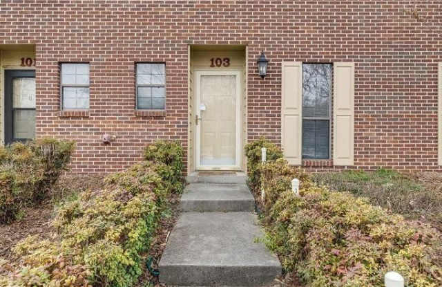 Photo of 103 Lansdowne Drive unit: 103