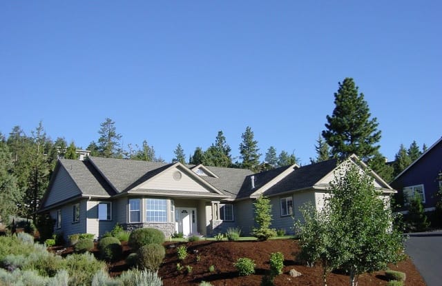 2829 NW Fairway Heights Dr. - 2829 Northwest Fairway Heights Drive, Bend, OR 97703