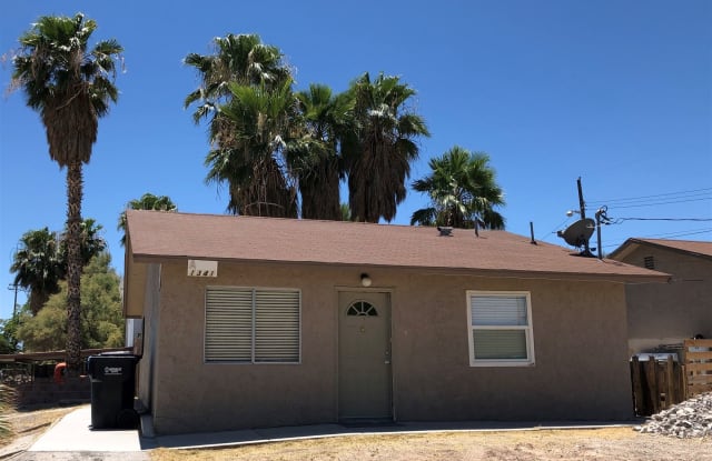 1341 Oahu St - 1341 Oahu Street, Sunrise Manor, NV 89104