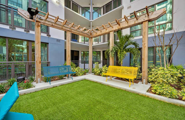 Inscription Channel District