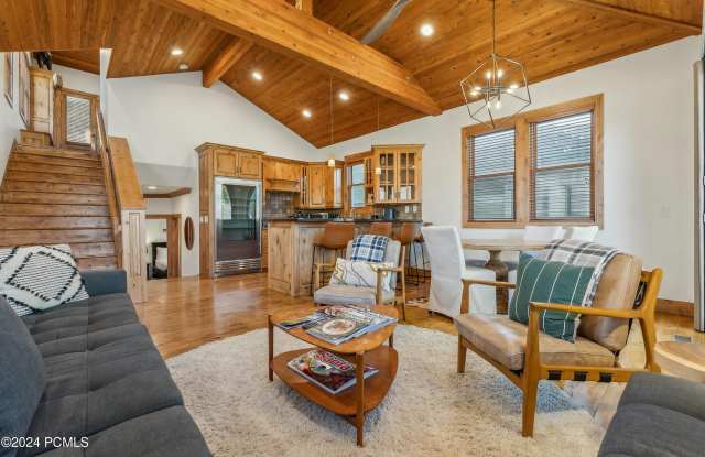 Photo of 1202 Lowell Avenue