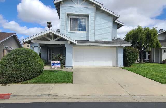 1124 Bellflower Ln