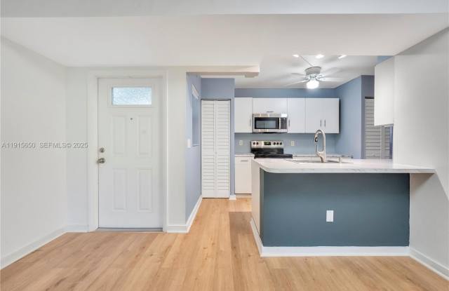 Photo of 9912 Hammocks Blvd