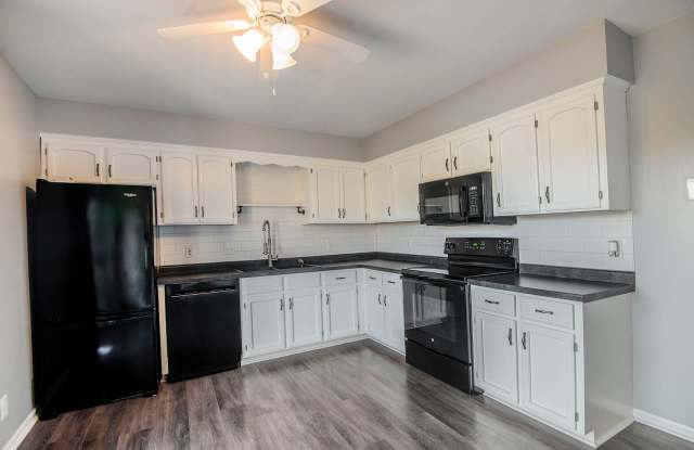 Photo of 2BR/1.5BA Townhouse in Smithville: GREAT LOCATION