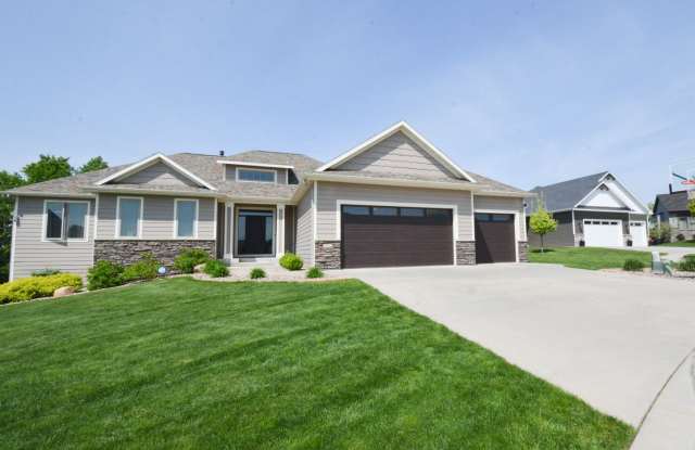 Photo of Gorgeous Luxury 5bed 3bath Home Available for RENT!