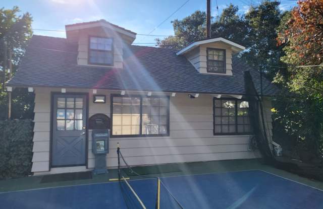 Charming Guest House in Glendora's "The Oaks" Neighborhood