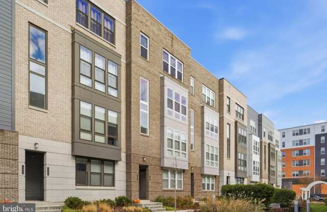 Photo of 13331 LAUNDERS Street