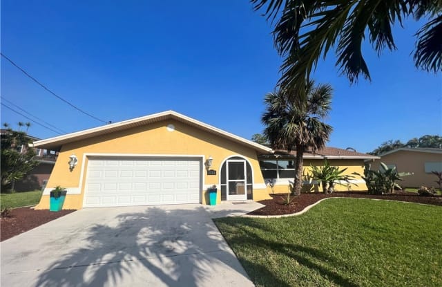 2521 SE 20th Place - 2521 Southeast 20th Place, Cape Coral, FL 33904