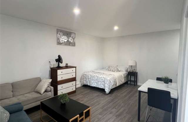 821 Lombard Drive 1/2