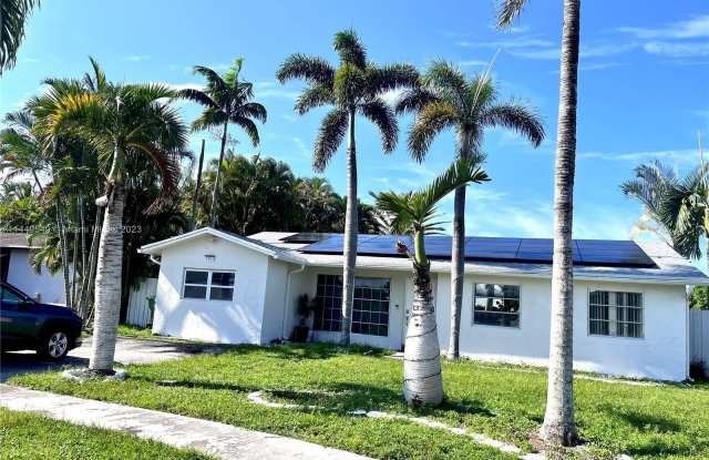 9301 NW 11th Ct - 9301 Northwest 11th Court, Pembroke Pines, FL 33024