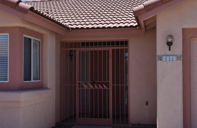 2975 W Sky Ranch Trail