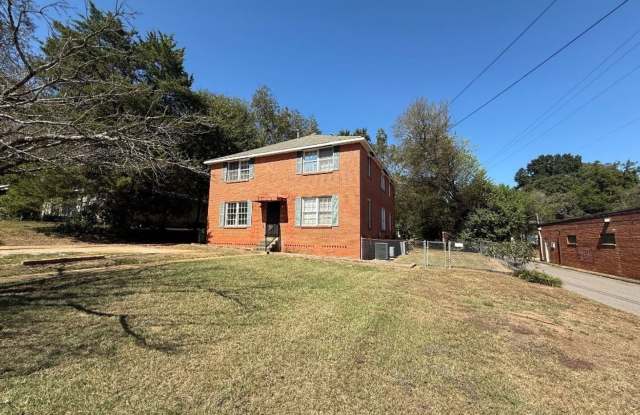 McQueen Street 4-plex - SMITK-LILY