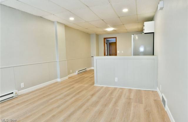 401 Williams Street unit: Apt 1