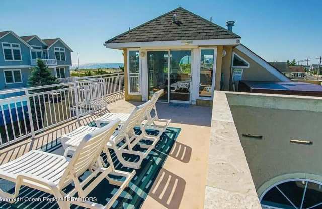 Photo of 1322 Ocean Avenue